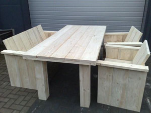 steigerhouten zithoek bestaande uit een bank, tafel en twee stoelen, deze zijn ook los verkrijgbaar